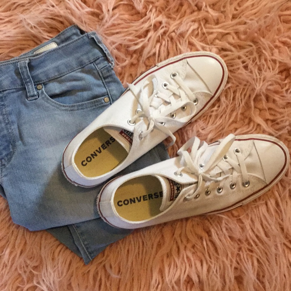 White Converse Women’s 9.5 Men’s 7.5